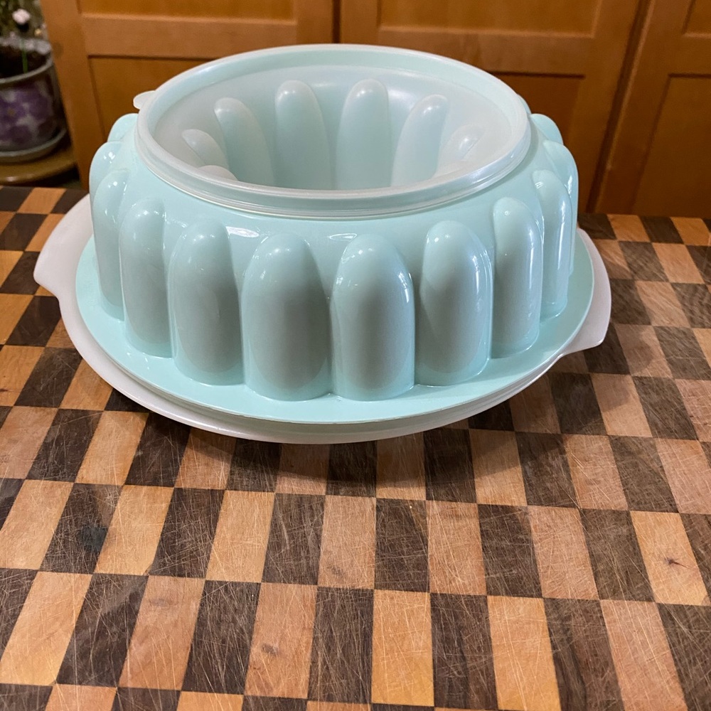 TUPPERWARE JELLO MOLD RINGS PRICE IS EACH - Picture 7 of 7